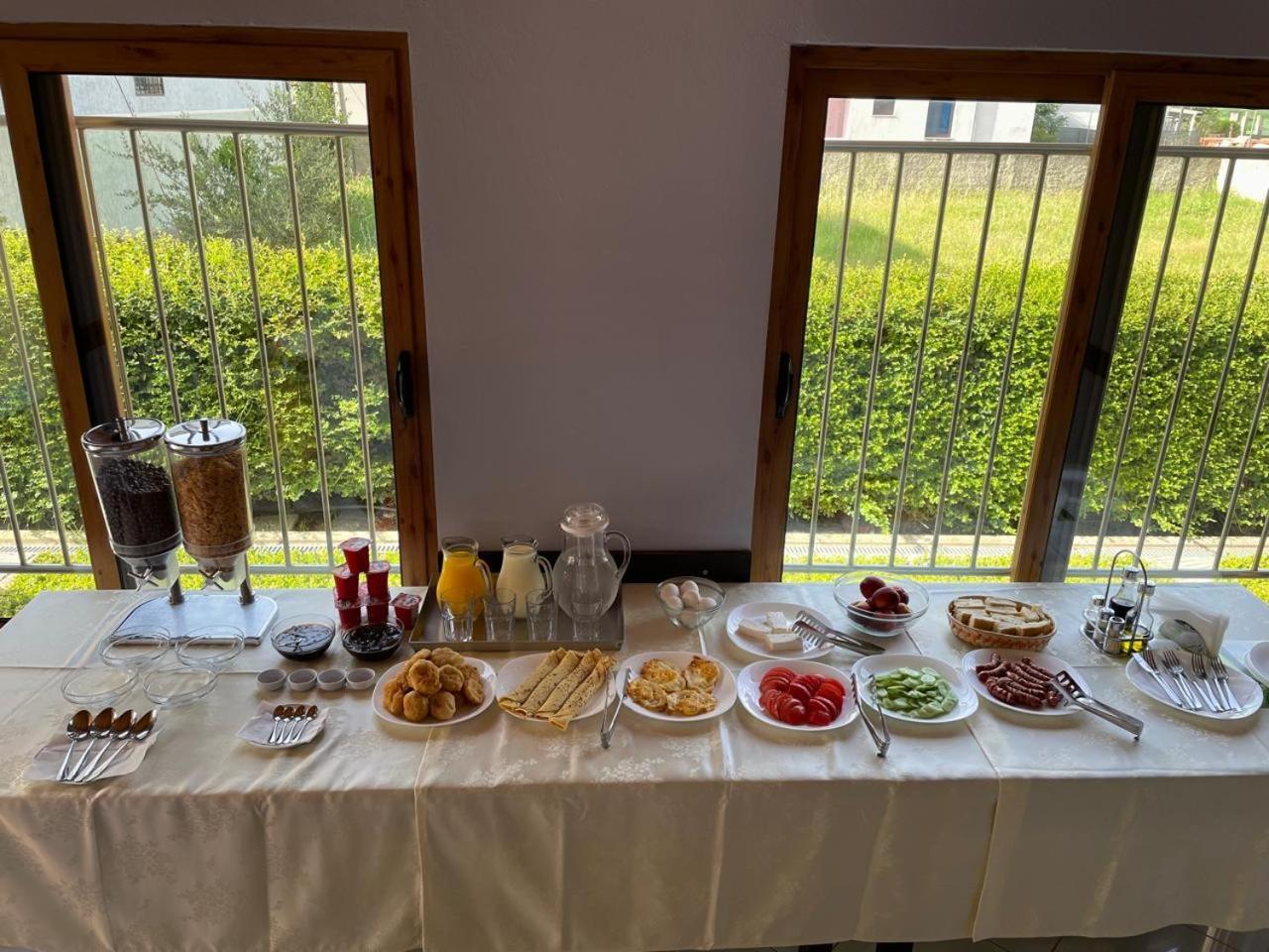 Hotel Restaurant Globi Velipojë Dış mekan fotoğraf