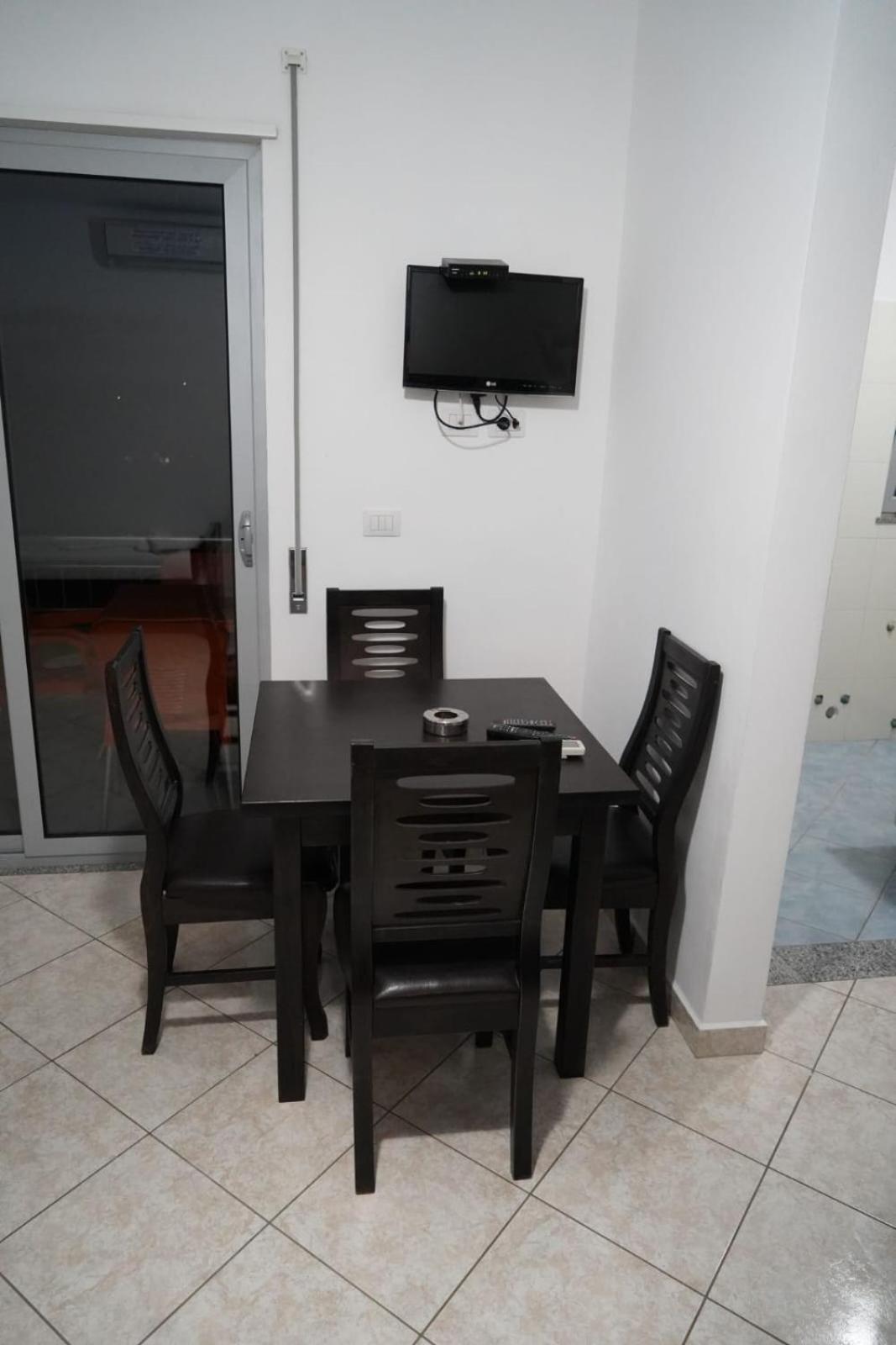 Hotel Restaurant Globi Velipojë Dış mekan fotoğraf