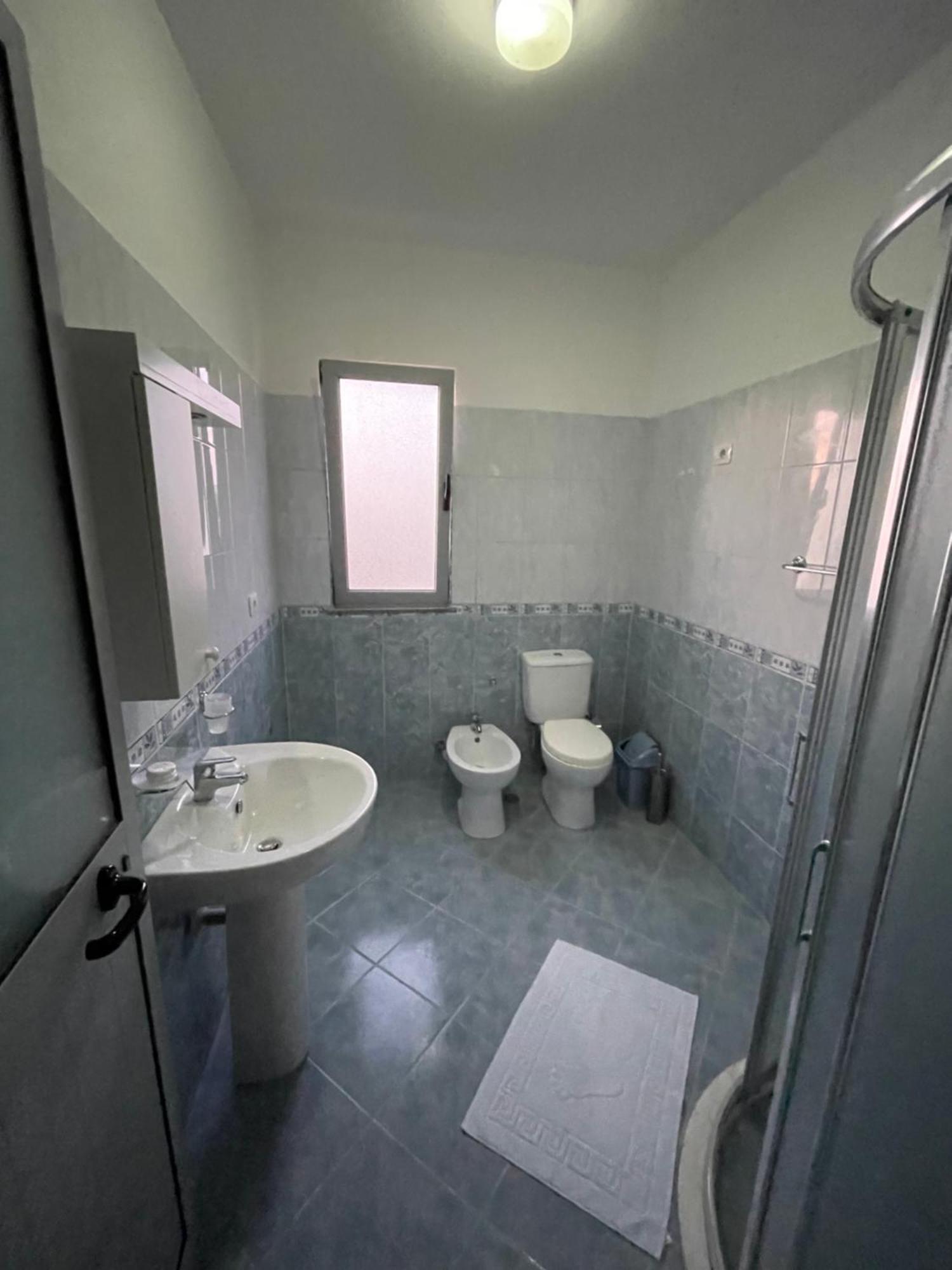 Hotel Restaurant Globi Velipojë Dış mekan fotoğraf