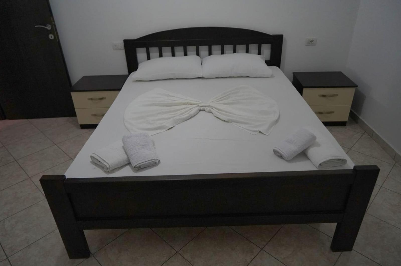Hotel Restaurant Globi Velipojë Dış mekan fotoğraf