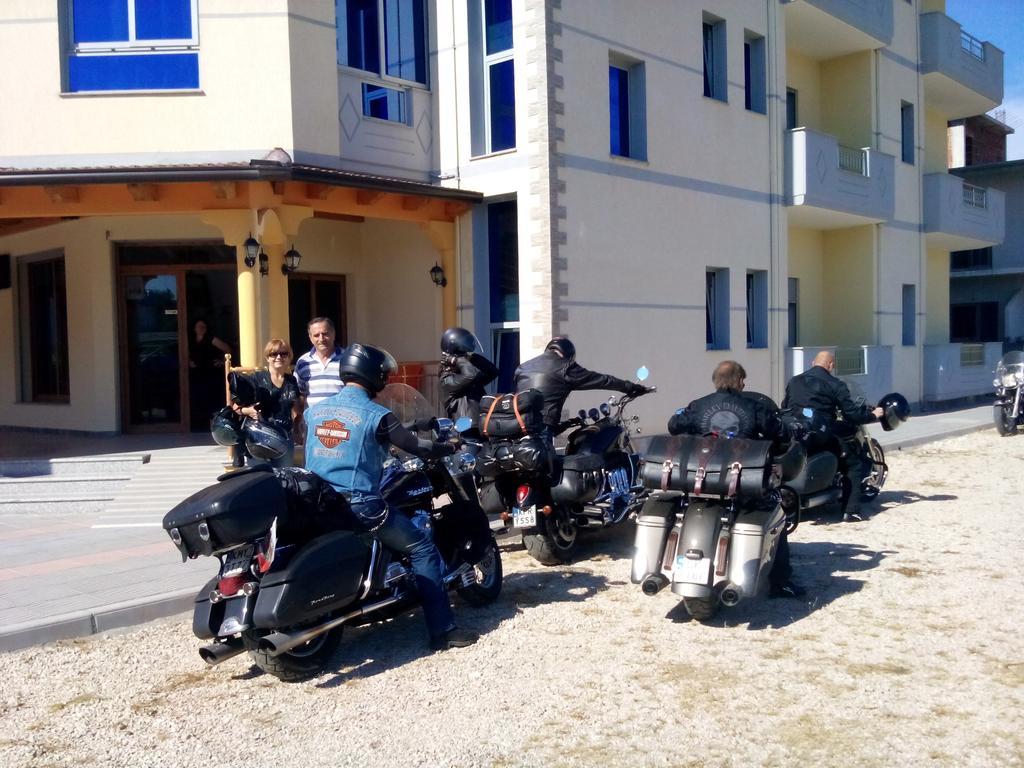 Hotel Restaurant Globi Velipojë Dış mekan fotoğraf