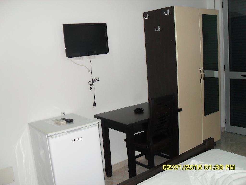 Hotel Restaurant Globi Velipojë Dış mekan fotoğraf