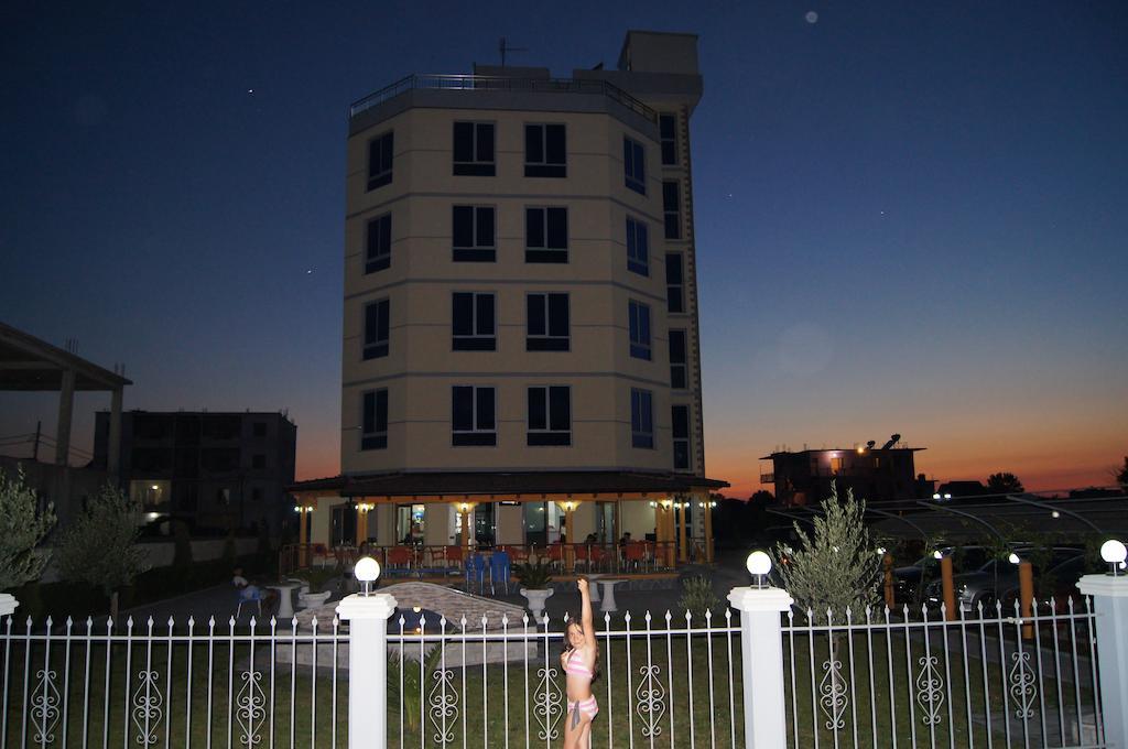 Hotel Restaurant Globi Velipojë Dış mekan fotoğraf