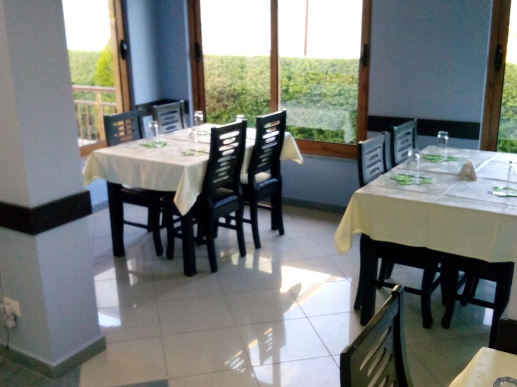 Hotel Restaurant Globi Velipojë Dış mekan fotoğraf