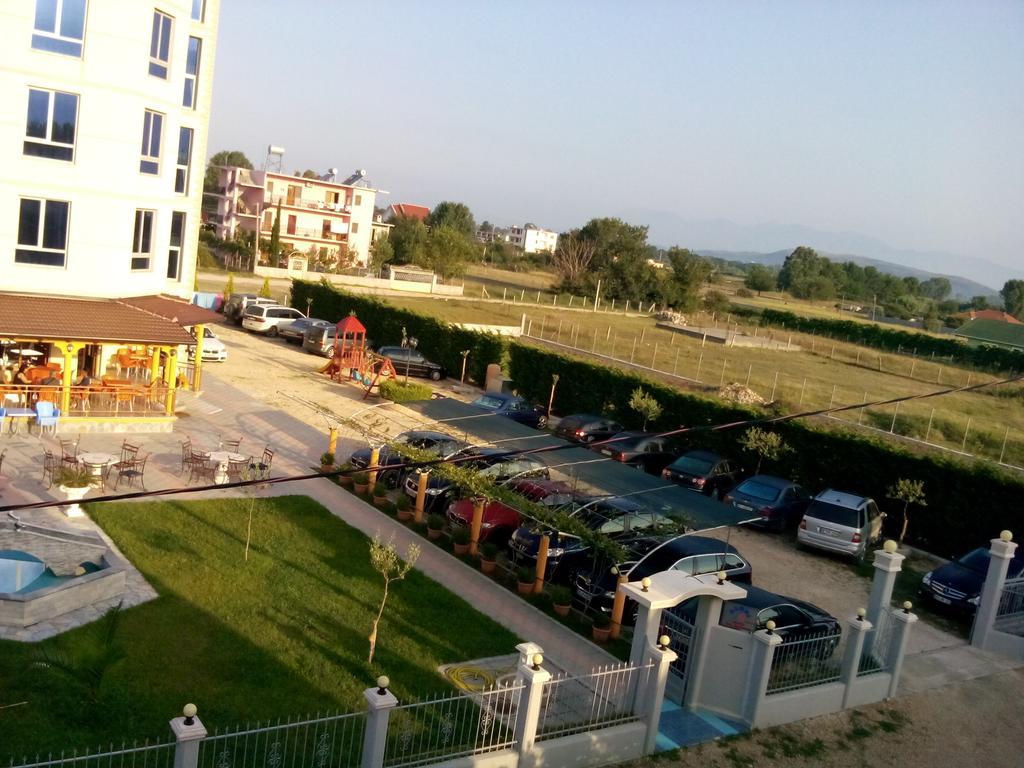 Hotel Restaurant Globi Velipojë Dış mekan fotoğraf