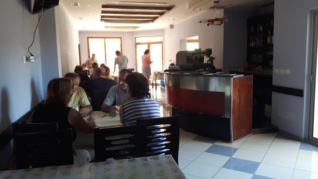 Hotel Restaurant Globi Velipojë Dış mekan fotoğraf