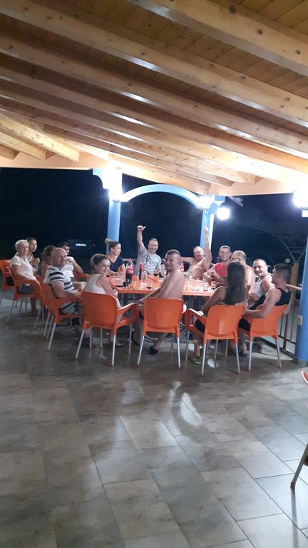 Hotel Restaurant Globi Velipojë Dış mekan fotoğraf